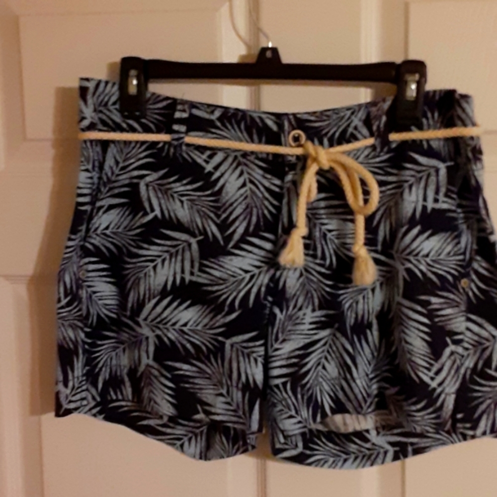 Women's Linen blend Shorts size 6
